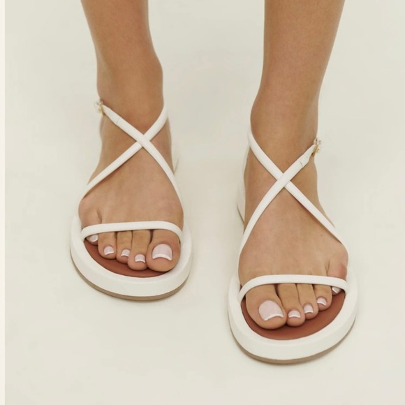 Reformation Arni White Leather Flatform Sandal, size 8 - Picture 4 of 6